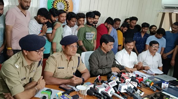 आईपीएल महादेव सट्टा,पुणे मुंबई से 26 गिरफ्तार 