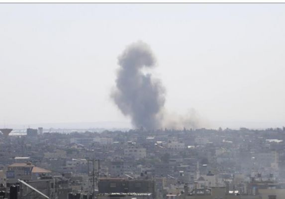 हमास की कार्रवाई के बाद इजरायल ने राफा पर किए हवाई हमले, 16 लोगों की मौत