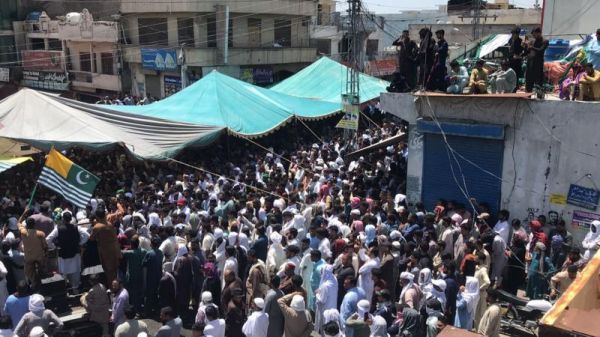 बिजली, आटे की बढ़ी क़ीमतों को लेकर पाकिस्तान प्रशासित कश्मीर में प्रदर्शन और गिरफ़्तारियां