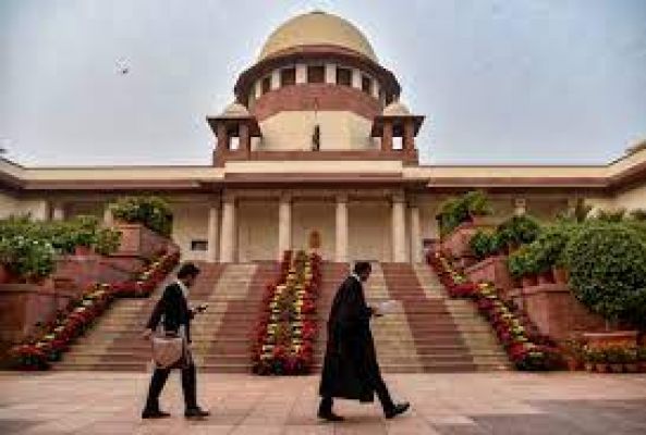 मानहानि मामला: समन के खिलाफ केजरीवाल की याचिका पर सोमवार को सुनवायी करेगी शीर्ष अदालत