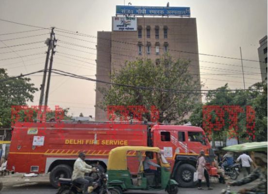 दिल्ली के दो अस्पतालों, आईजीआई हवाईअड्डे को बम से उड़ाने की धमकी मिली