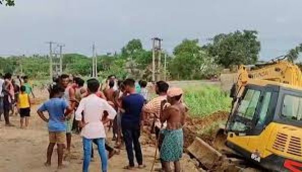 ओडिशा में पाइपलाइन बिछाने के दौरान तीन मजदूरों की मौत, दो घायल
