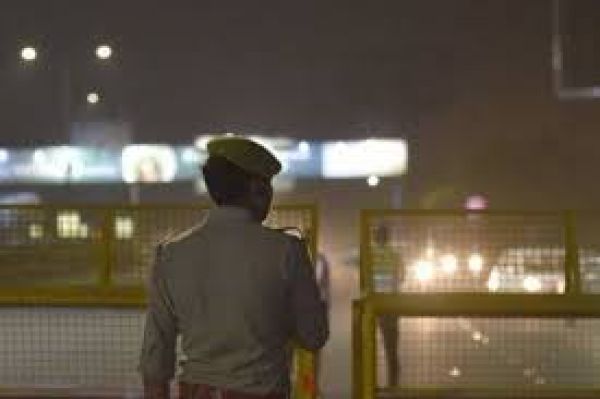 दिल्ली कार शोरूम गोलीबारी: पुलिस के साथ मुठभेड़ में मारा गया हमलावर