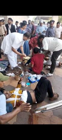 उरकुरा के  पास शालीमार एक्स्प्रेस की नौ बोगियों पर गिरा बिजली खंभा, बच्चे समेत आठ घायल 