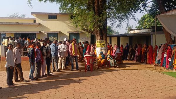 ओडिशा : कड़ी सुरक्षा के बीच पांच लोकसभा, 35 विधानसभा सीट पर मतदान शुरू