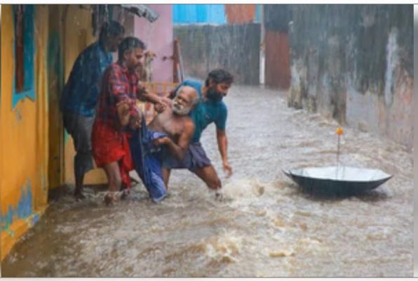 तमिलनाडु में भारी बारिश से लोग परेशान, एसडीआरएफ की 10 टीमें तैनात 