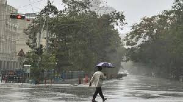 केरल में भारी बारिश के कारण पांच ज़िलों में रेड एलर्ट जारी