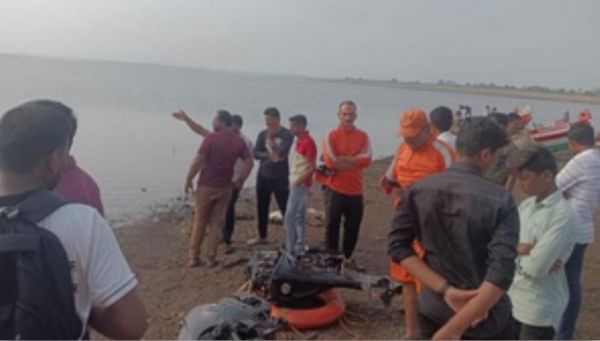 सोलापुर डैम में नाव पलटने की घटना में पांच शव बरामद, एक किशोर अब भी लापता