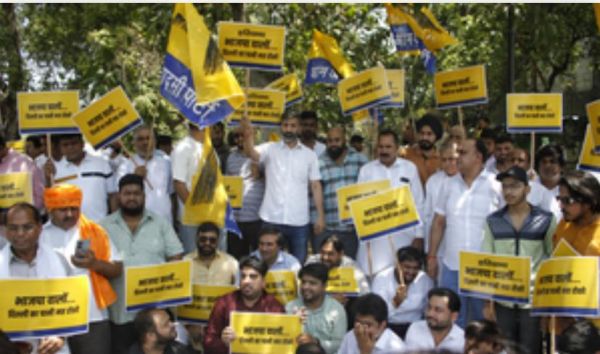 दिल्ली में जल संकट को लेकर हरियाणा सरकार के खिलाफ 'आप' का विरोध-प्रदर्शन 