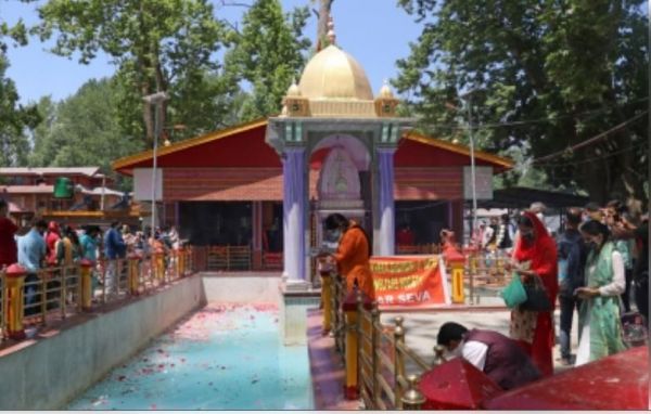 कश्मीर में माता खीर भवानी मंदिर के वार्षिक उत्सव को लेकर सुरक्षा चाक-चौबंद