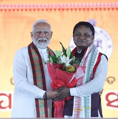 भाजपा के आदिवासी नेता मोहन माझी ने ओडिशा के मुख्यमंत्री पद की शपथ ली