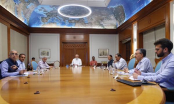 कुवैत अग्निकांड पर पीएम मोदी ने की समीक्षा बैठक की अध्यक्षता, मृतक परिवारों के लिए दो लाख के मुआवजे का किया ऐलान 