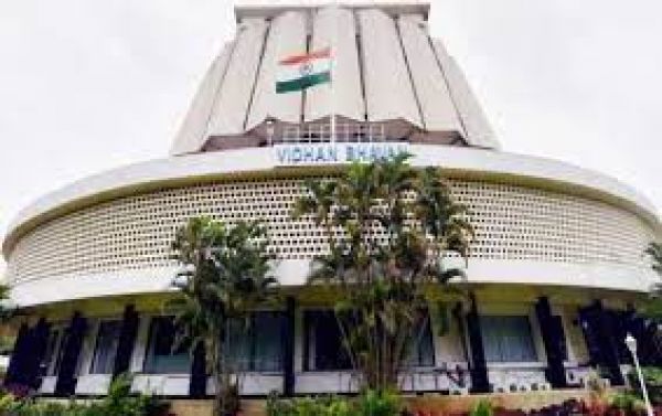 महाराष्ट्र विधानपरिषद की चार सीट पर मतदान जारी