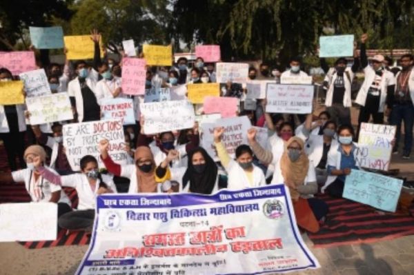 तेलंगाना में जूनियर डॉक्टरों की हड़ताल अस्थाई रूप से खत्म 
