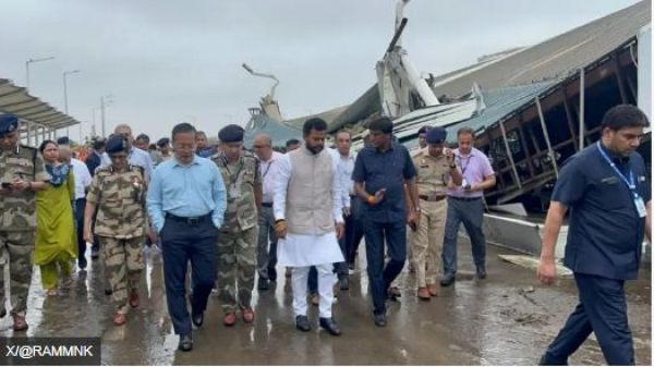 दिल्ली एयरपोर्ट पहुंचे केंद्रीय नागरिक उड्डयन मंत्री, घायलों और मृतकों के लिए मुआवज़े का एलान
