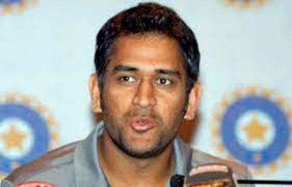 धोनी, युवराज समेत क्रिकेट जगत ने दी टीम इंडिया को बधाई
