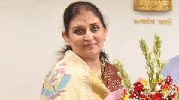 महाराष्ट्र : सुजाता सौनिक ने मुख्य सचिव का पदभार संभाला