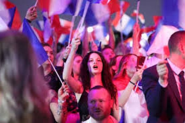 फ़्रांस चुनाव: दूसरे दौर की वोटिंग आज, धुर दक्षिणपंथी पार्टी को जीत की उम्मीद