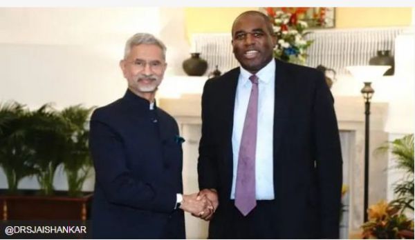 ब्रिटेन के नए विदेश मंत्री पहुंचे भारत, पीएम मोदी और एस. जयशंकर से की मुलाक़ात