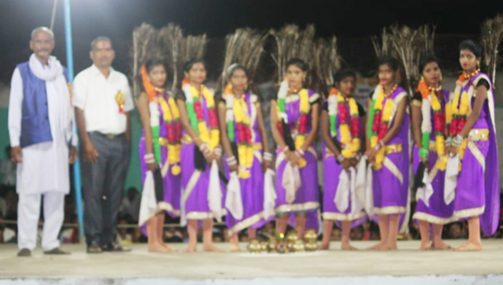मुढ़ीपार में सांस्कृतिक सुआ नृत्य  