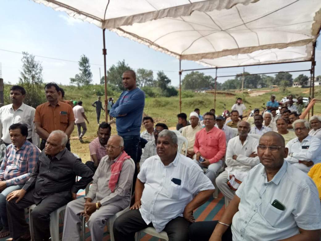 जवाहर लाल गुप्ता की स्मृति में रोपे पौधे जवाहर लाल गुप्ता की स्मृति में रोपे पौधे