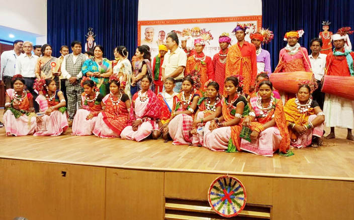 संभाग स्तरीय आदिवासी नृत्य महोत्सव, कबीरधाम की तीन टीमों ने लिया भाग