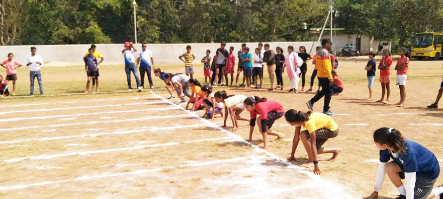 सरकारी अंग्रेजी माध्यम स्कूलों में पढऩे वाले बच्चों की जिला स्तरीय खेल स्पर्धा, खो-खो व कबड्डी में महासमुंद का दबदबा