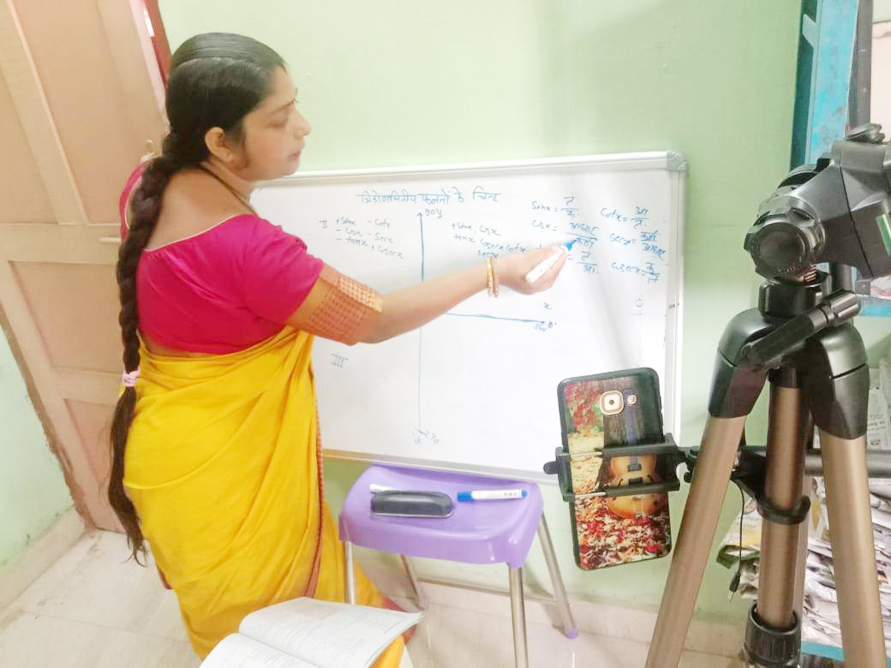 मंजूषा को गुजरात के शिक्षण प्लेटफार्म एजुटर एप ने किया सम्मानित