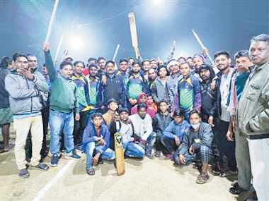 गोपालपुर रात्रिकालीन क्रिकेट स्पर्धा में ग्रीन स्टार सपोस विजयी,