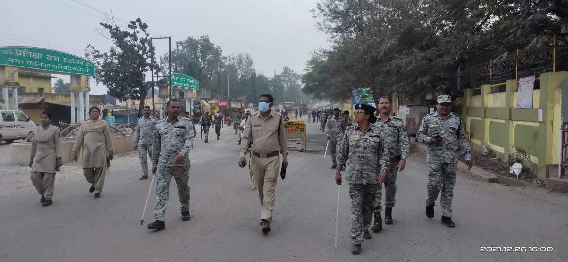 एनएमडीसी की भर्ती परीक्षा 27-28 को,  सुरक्षा व्यवस्था को ले पुलिस ने निकाला फ्लैग मार्च