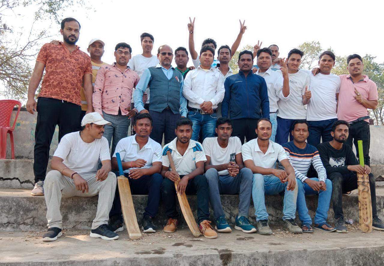 क्रिकेट : आदिवासी विकास विभाग ने शिक्षा विभाग को हरा सेमीफाइनल में बनाई जगह