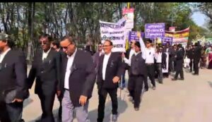 भ्रष्टाचार के विरोध में अधिवक्ताओं ने निकाली महारैली