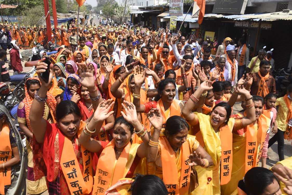 माता कर्मा जयंती पर निकाली शोभायात्रा