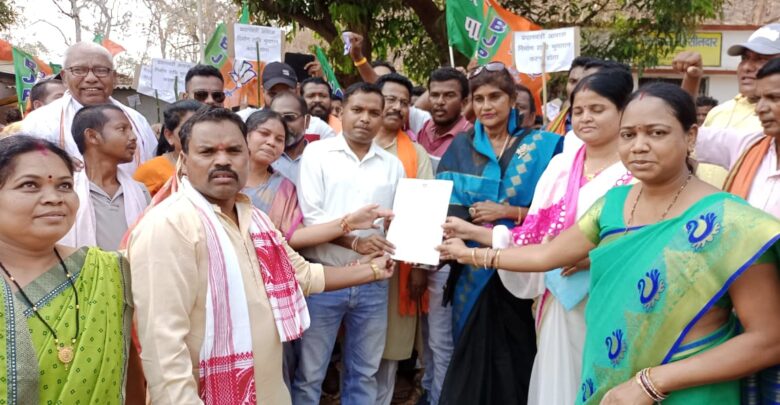 भाजपा का कांग्रेस सरकार के खिलाफ धरना