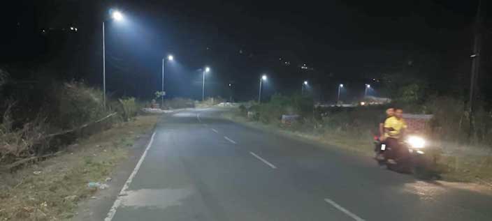  रोड लाइट की दूधिया रोशनी से जगमगाई चिरमिरी की मुख्य सडक़ें