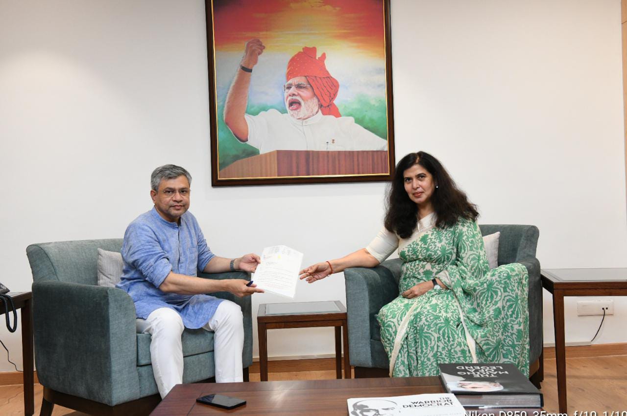 सरोज पांडेय ने की रेल मंत्री से चर्चा, प्रदेश  में रेल सुविधाओं की बढ़ोतरी पर जोर