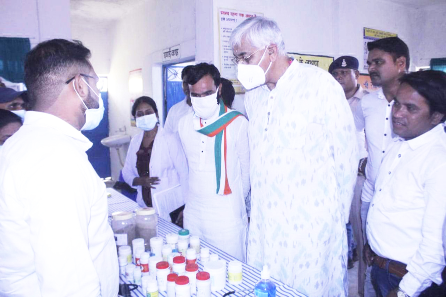 स्वास्थ्य मंत्री ने सुपेबेड़ा में प्राथमिक स्वास्थ्य केन्द्र का किया भूमिपूजन