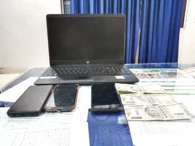 चोरी के लेपटाप, मोबाइल बेचने के पहले पकड़ा गया नाबालिग चोर