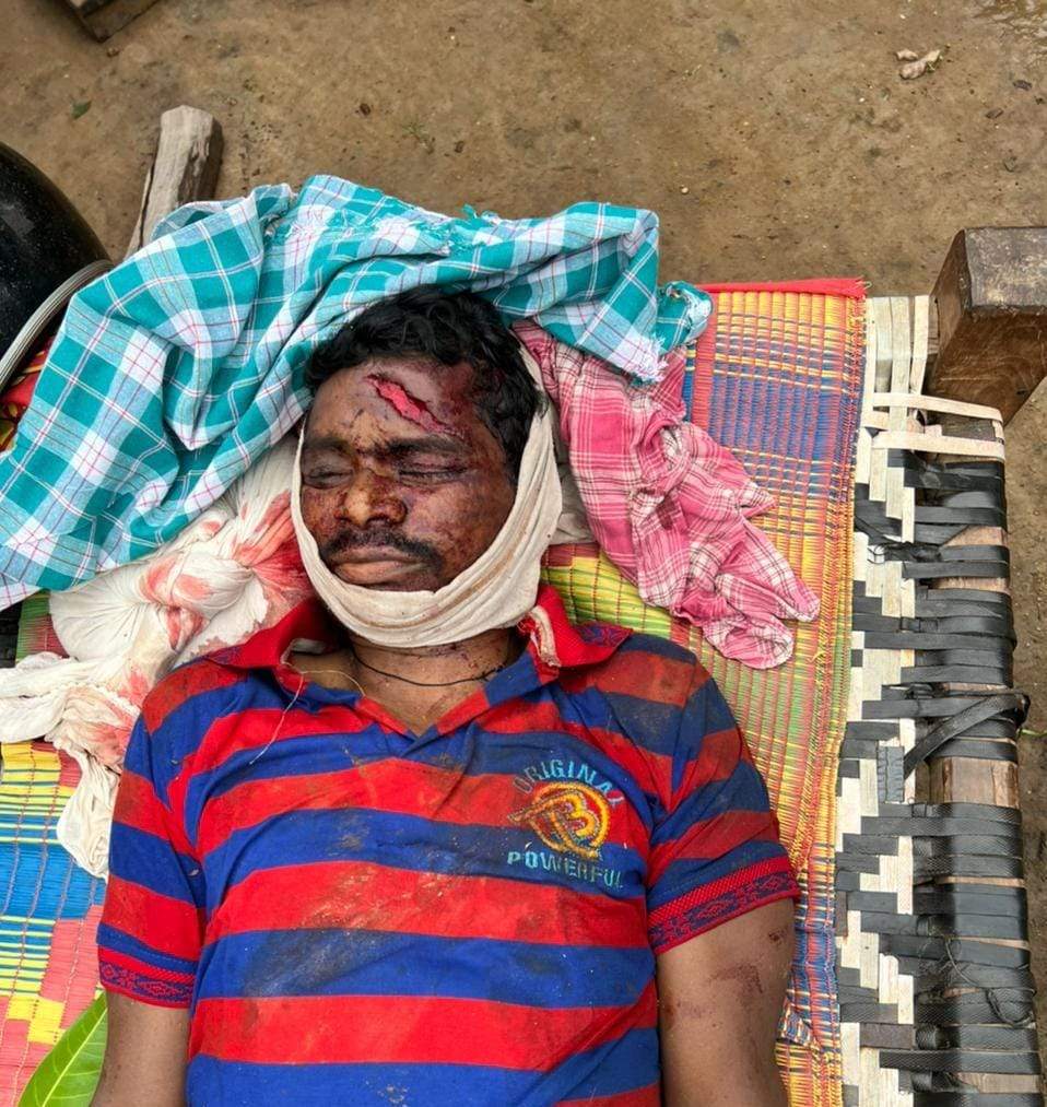 पुलिस मुखबिरी का आरोप, ग्रामीण की नक्सल हत्या, पर्चा बरामद