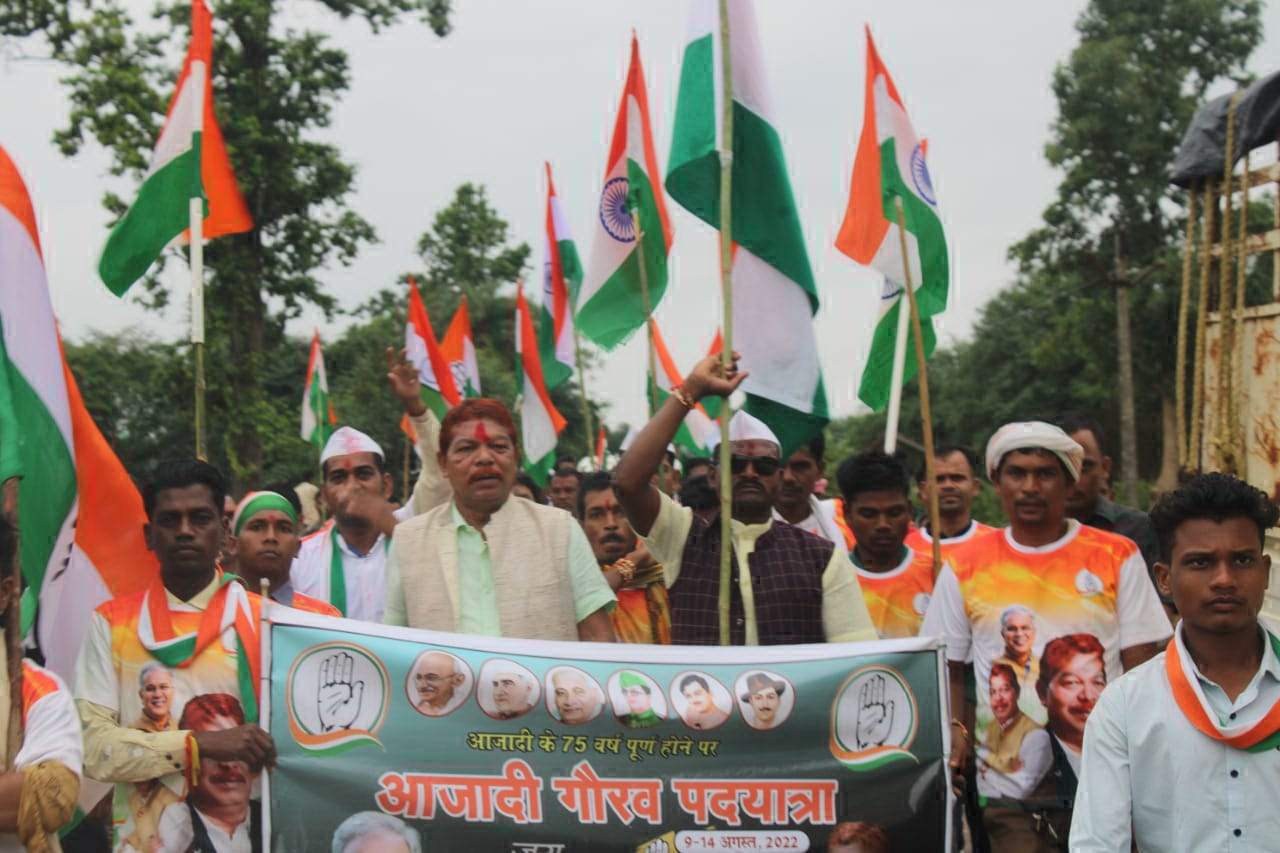 आजादी का अमृत महोत्सव: नारायणपुर विधायक ने निकाली तिरंगा पदयात्रा