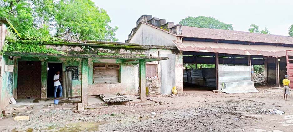 गंजपारा पुरानी कृषि उपज मंडी में हाईटेक किसान मॉल का निर्माण शुरू