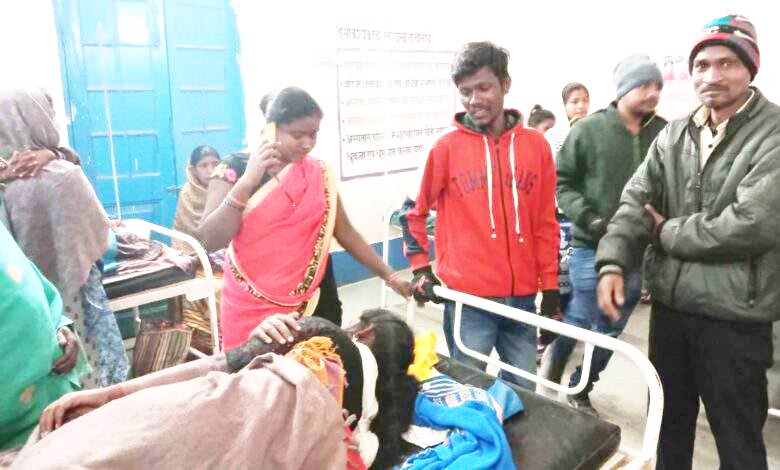  पिकअप पलटी, दर्जन भर घायल, धरमजयगढ़ के गेरसा गांव के पास दुर्घटना