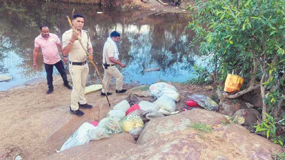 पुलिस ने नदी किनारे 4 अवैध शराब भट्ठियों को तोड़ा 