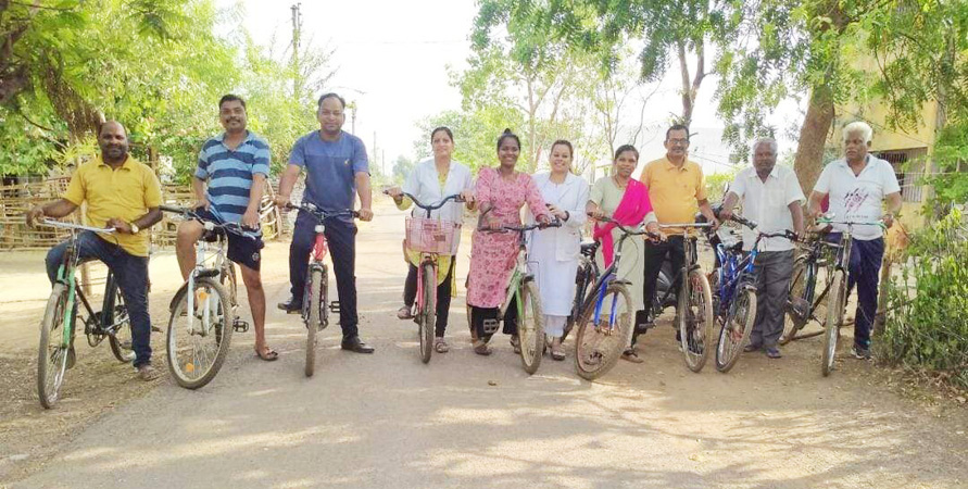 बीएमओ व स्वास्थ्य कर्मियों ने साइकिल चलाकर दिया स्वस्थ रहने का संदेश