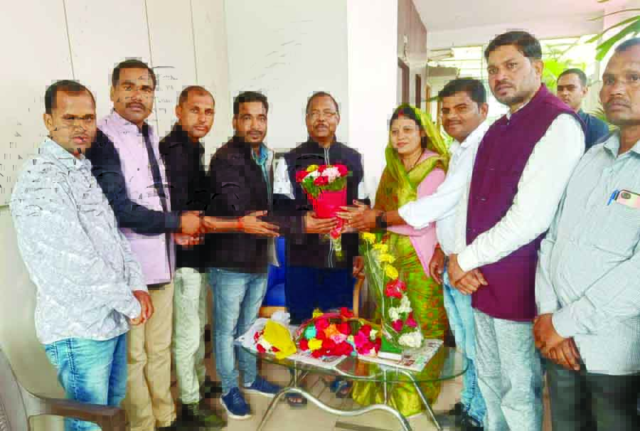 कैबिनेट मंत्री बनने पर भाजपा कार्यकर्ताओं ने रायपुर पहुंचकर रामविचार नेताम को दी बधाई