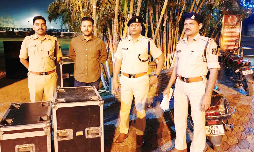 बिना अनुमति पूल पार्टी, होटल पर पुलिस ने की कार्रवाई