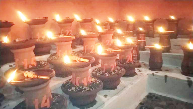 मंदिरों में हजारों मनोकामना ज्योत प्रज्वलित