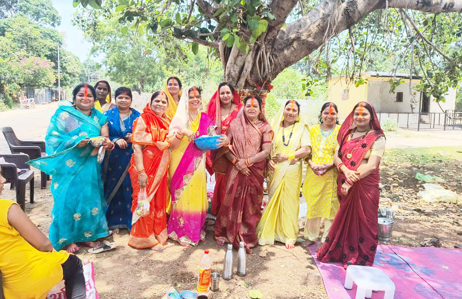 वट सावित्री का व्रत रखकर पति की दीर्घायु की कामना