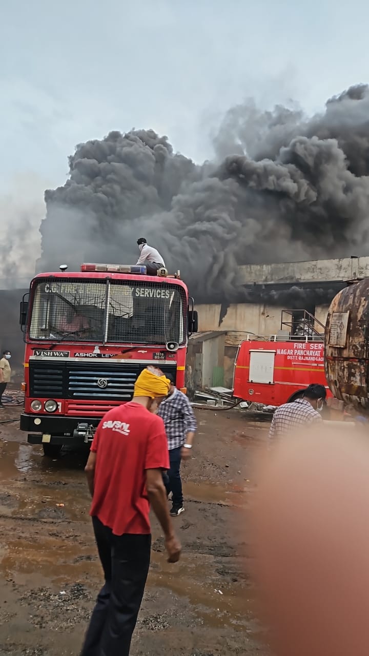गोदाम में आग से आईबी ग्रुप को करोड़ों का नुकसान