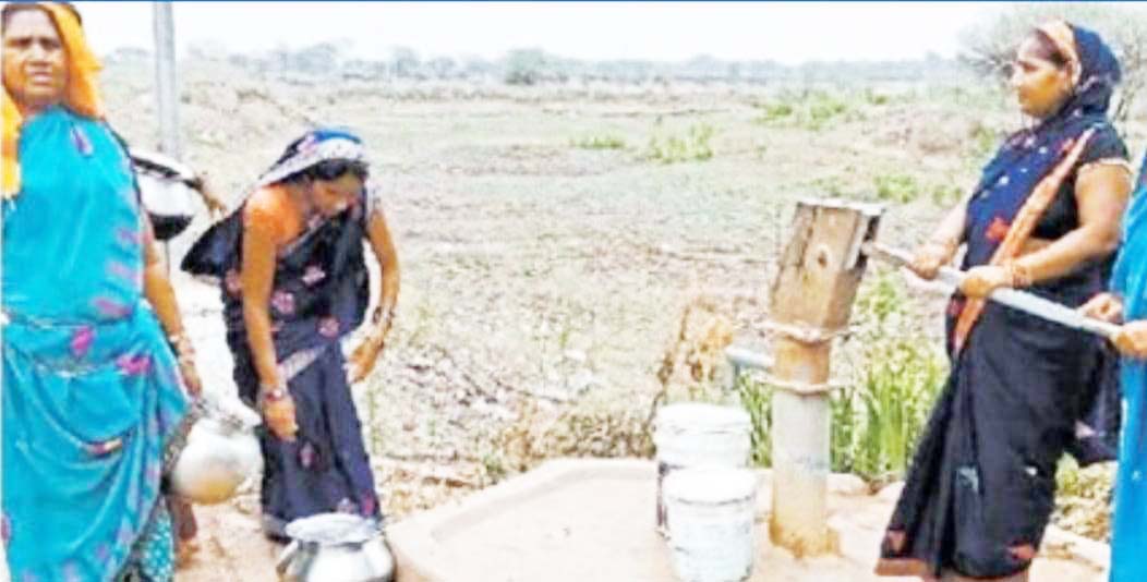 जल जीवन मिशन का काम अधूरा, कई गांवों में पेयजल व निस्तारी की दोहरी समस्या